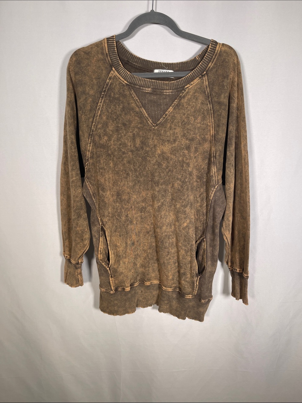 ZENANA WOMENS RIBBED ACID WASH PULLOVER TOP BROWN TAN MEDIUM